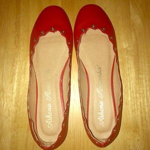 Size 8 Athena Alexander Flats
